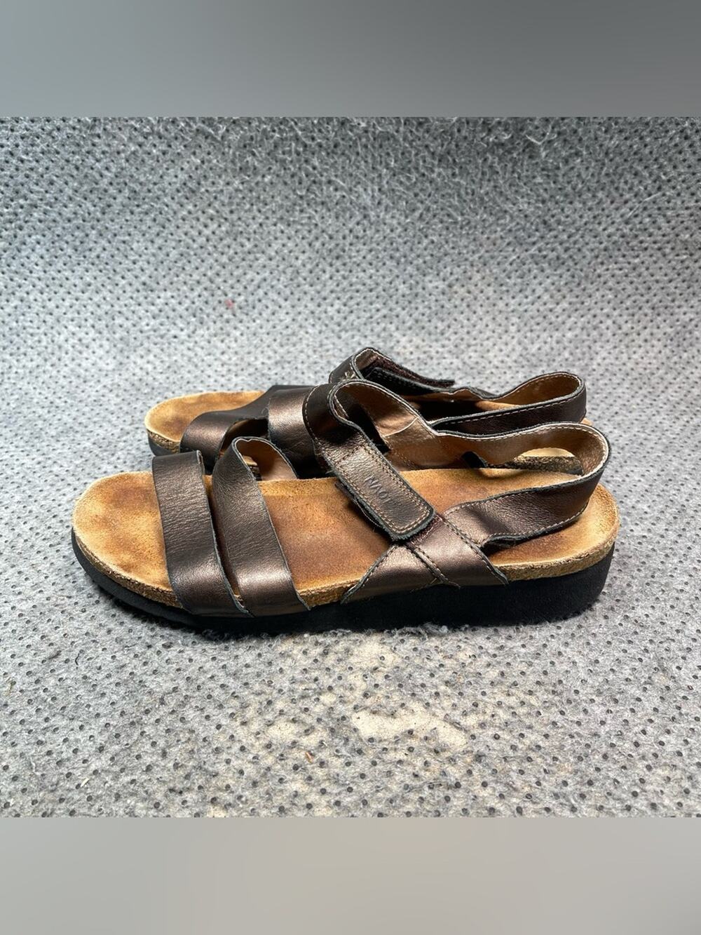 Naot Wedge Brown Metallic Sandals Size 8 Women’s